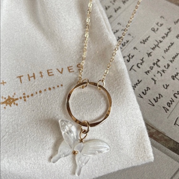 Vuela Necklace - Picture 3 of 5